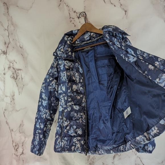 Lands End Down Jacket Womens 8 Medium Puffer Coat Blue Floral Zip Puffy FP Power - Picture 8 of 11